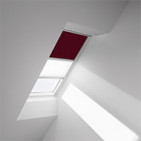 Velux tamsinanti klostuota DFD PK08 4560 Dark red stilius